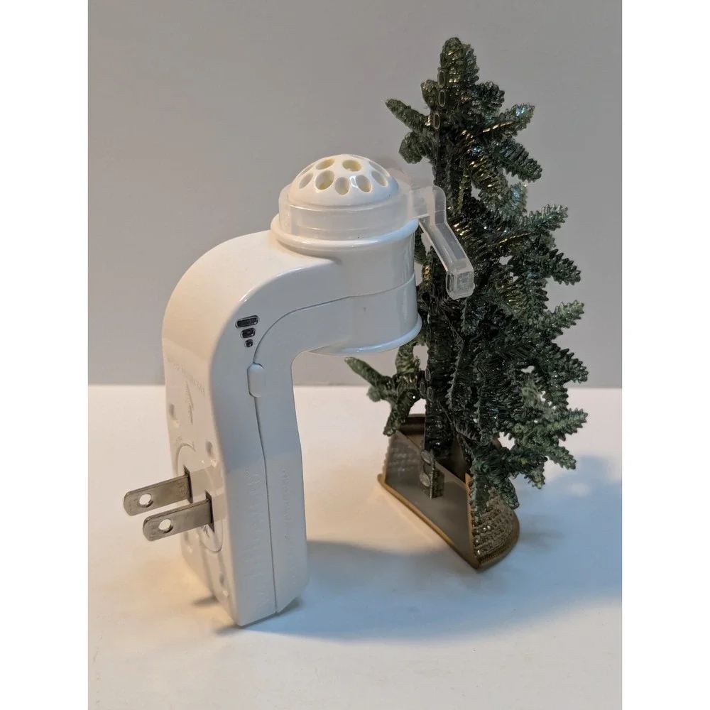 Bath & Body Works Christmas COUNTRY PINE TREE w/‎ Glitter Wallflower Plug In